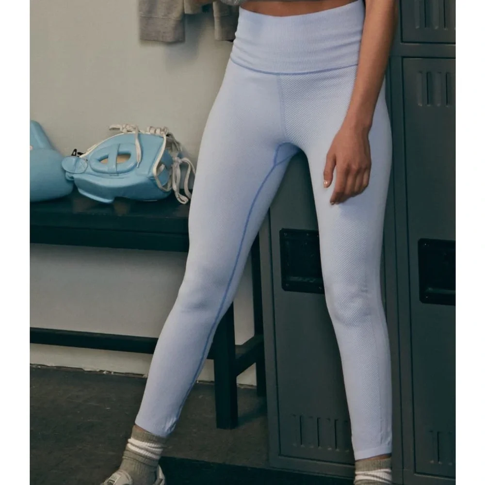 NWT free people throw leggings in blue quartz sz S sealed in packaging HP!x3 - Picture 1 of 5